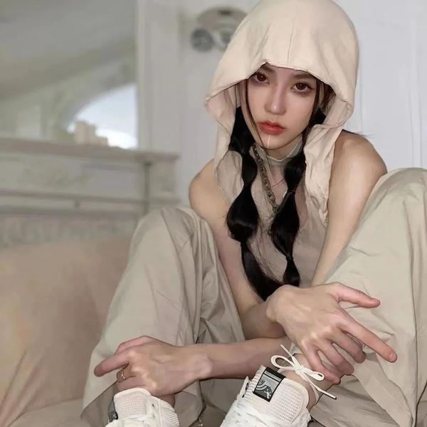 在此一群